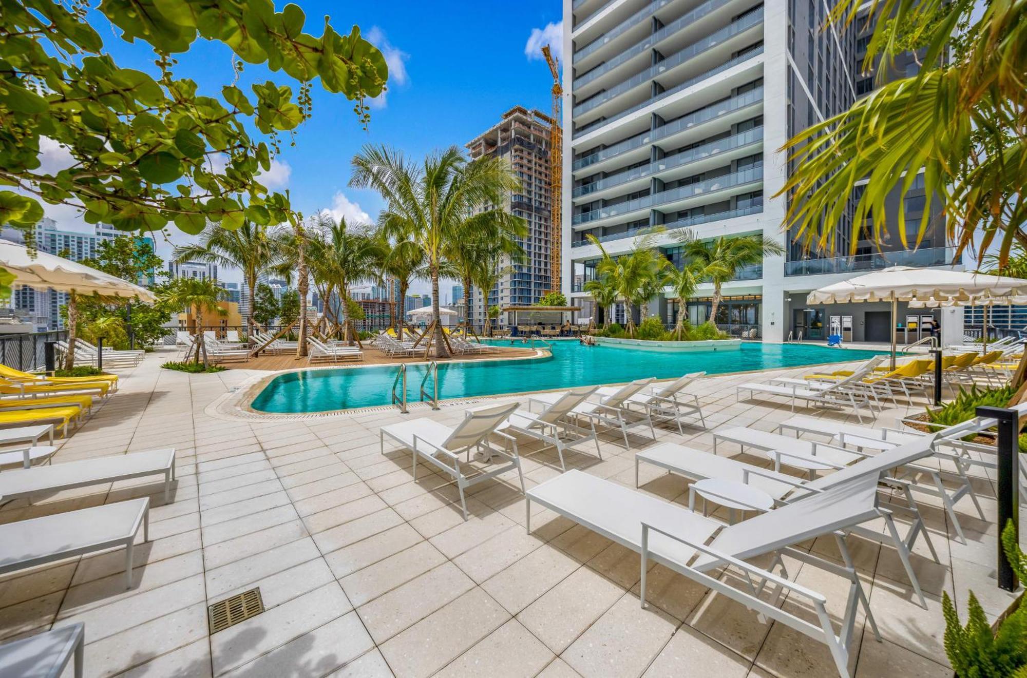 Locanda Chic Downtown 1br With Stunning Skyline Views