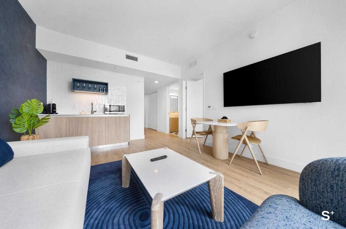 Chic Downtown 1br With Stunning Skyline Views Locanda *