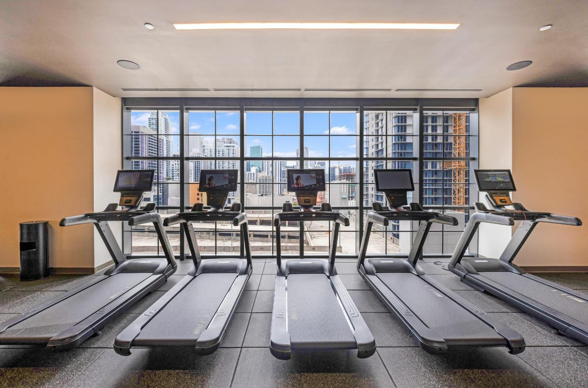 Locanda Chic Downtown 1br With Stunning Skyline Views