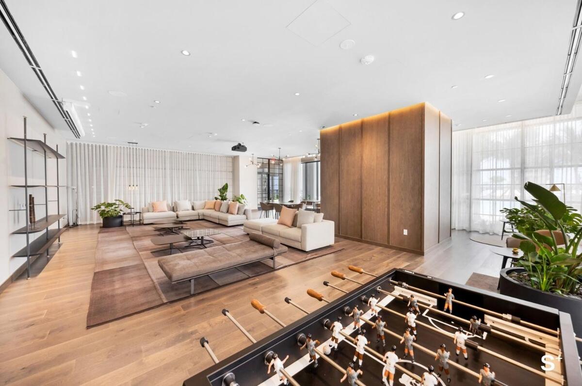 Locanda Chic Downtown 1br With Stunning Skyline Views