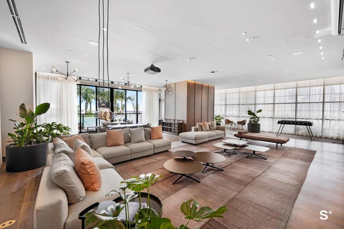 Chic Downtown 1br With Stunning Skyline Views Locanda *
