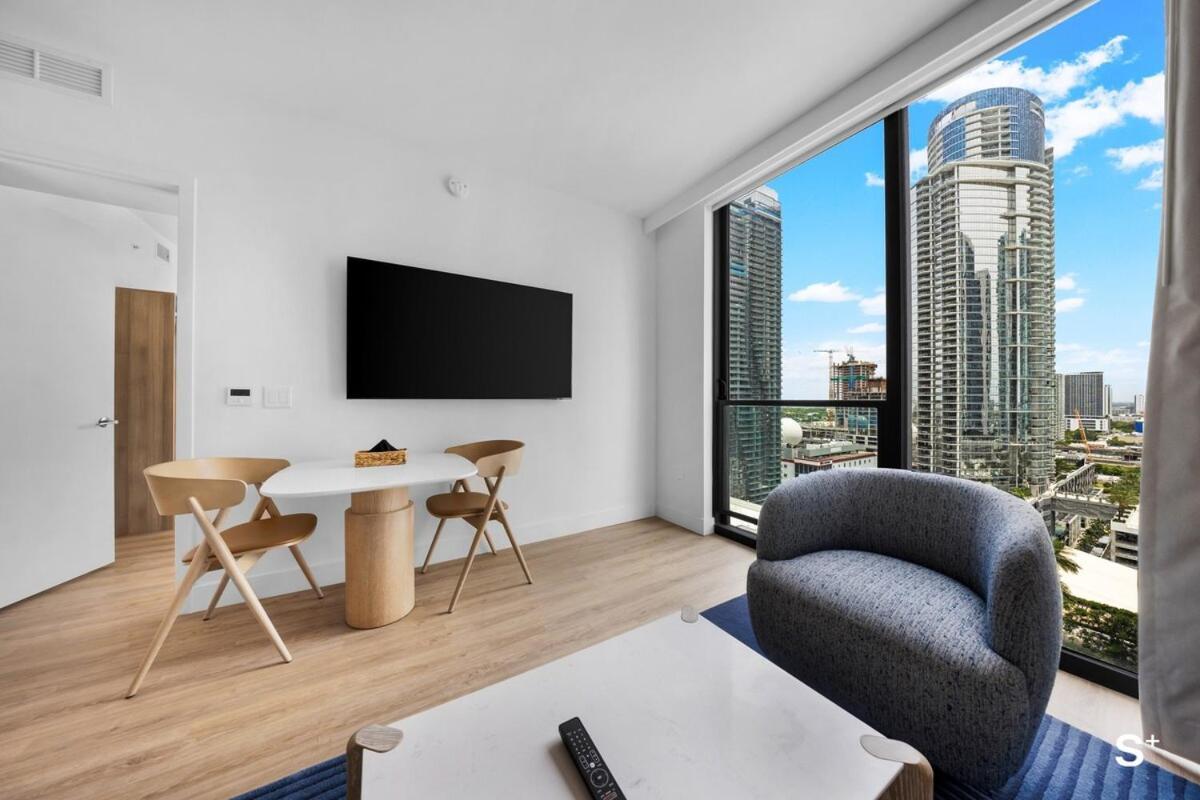 Chic Downtown 1br With Stunning Skyline Views Locanda *