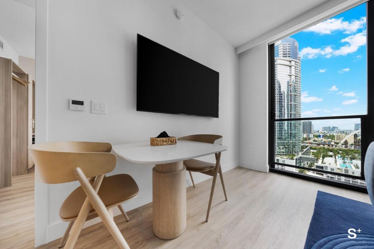 Locanda Chic Downtown 1br With Stunning Skyline Views *