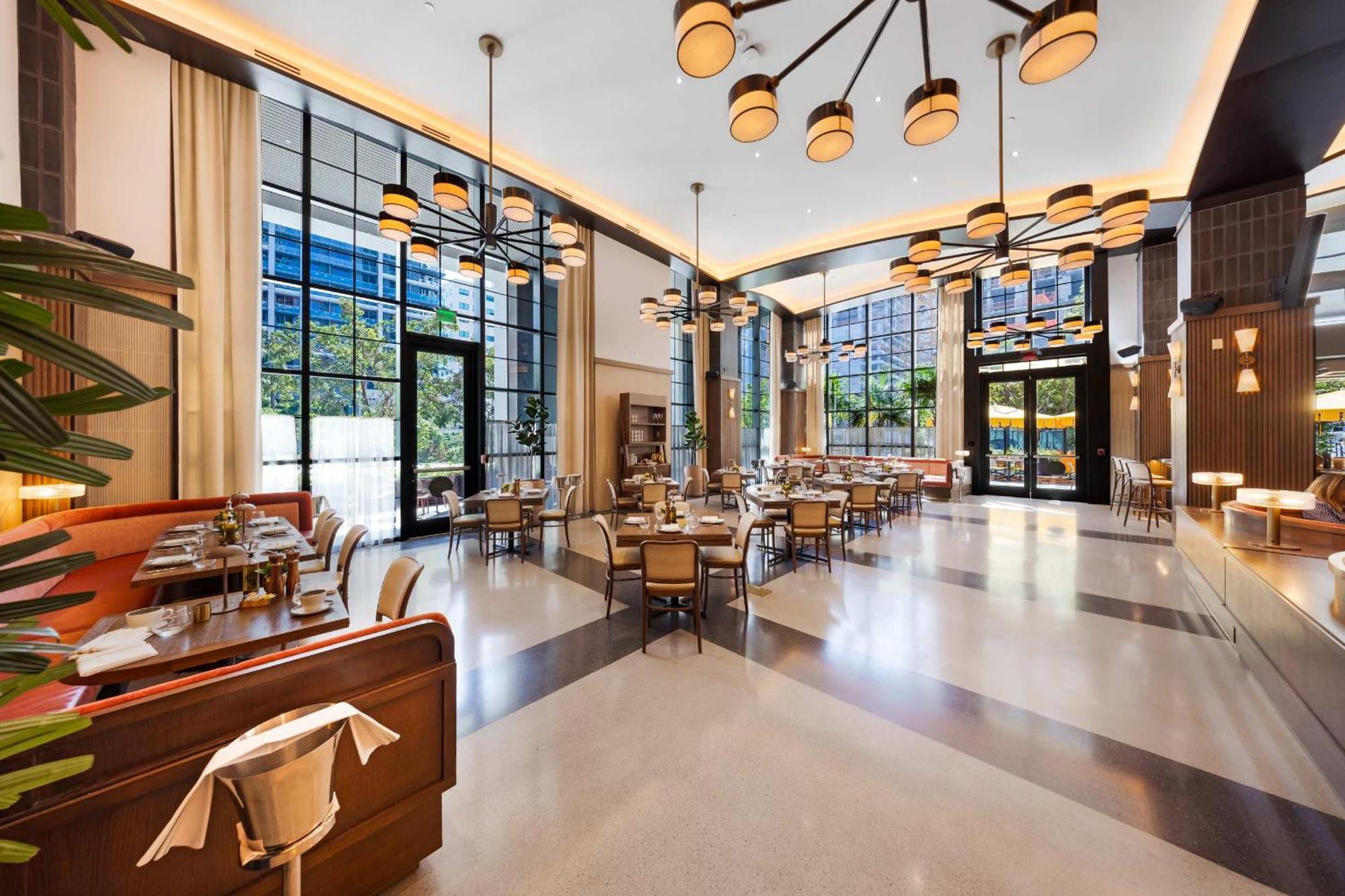 Chic Downtown 1br With Stunning Skyline Views Locanda