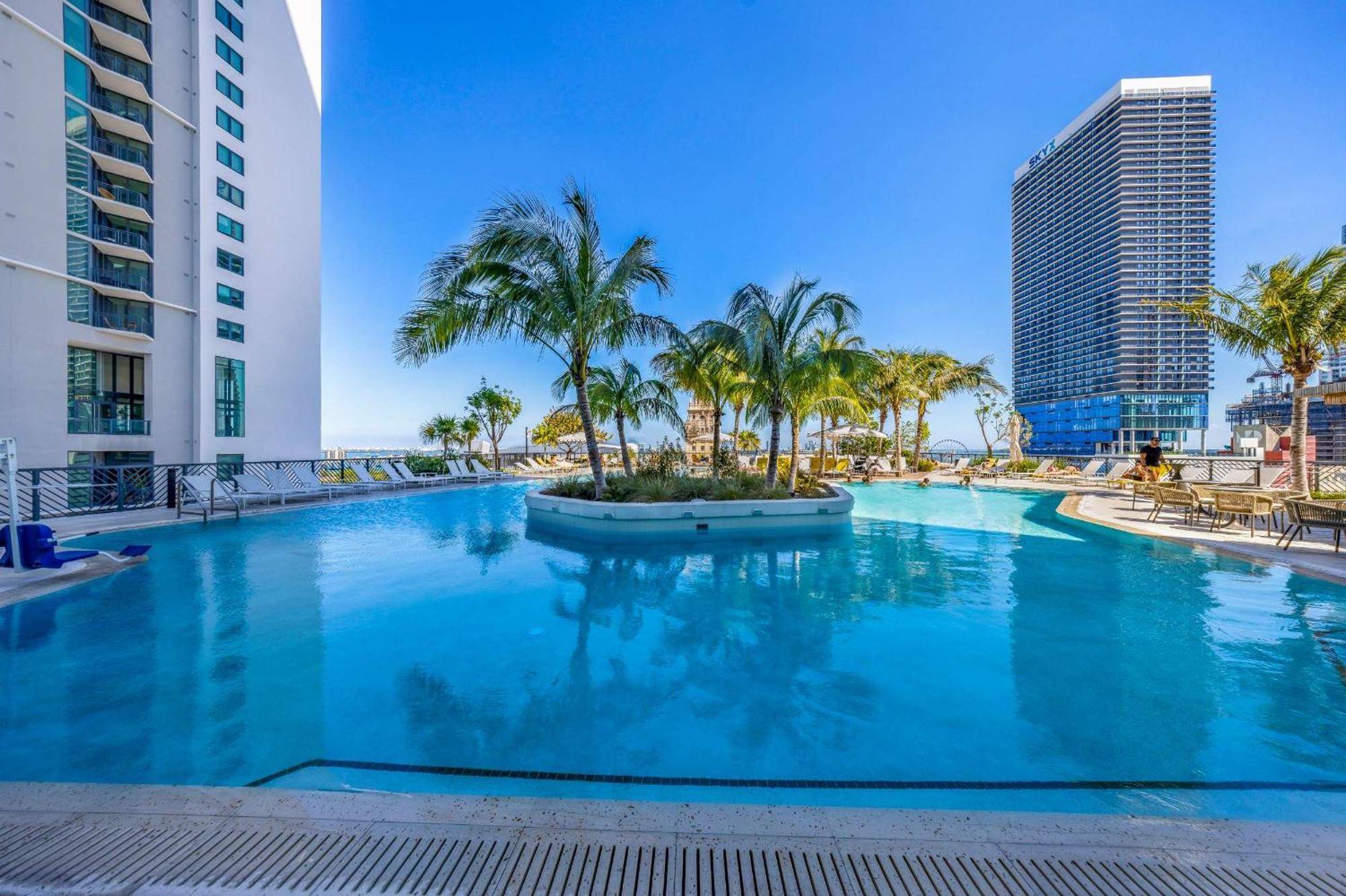 Chic Downtown 1br With Stunning Skyline Views Locanda *